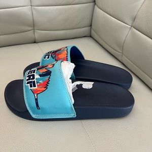Blac leaf slides size 8